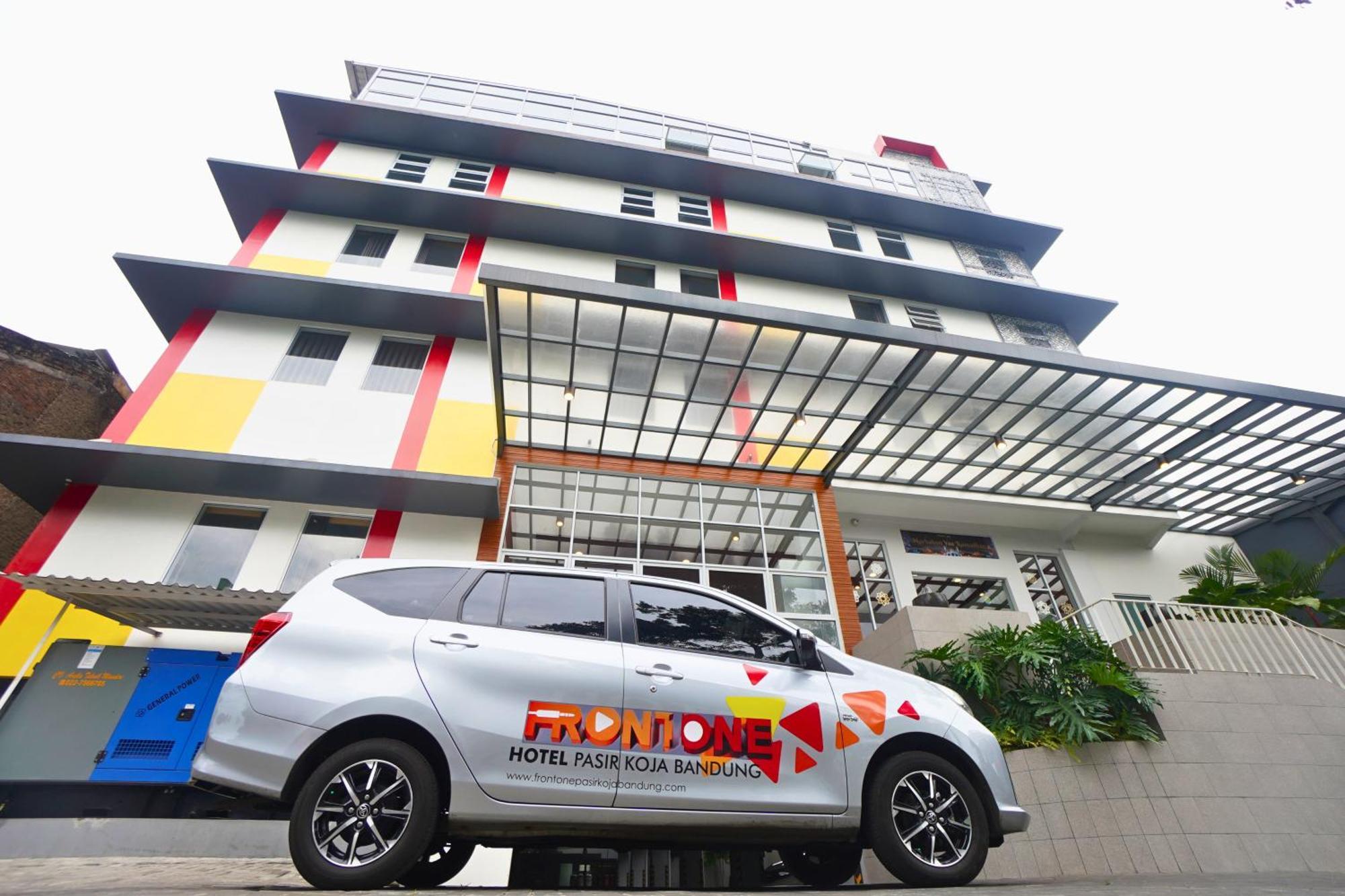 Front One Hotel Pasir Koja Bandung Exterior foto